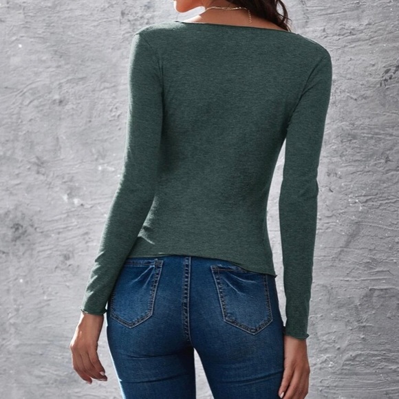 Green V Neck Runched Chest Slim Tee - Picture 4 of 4